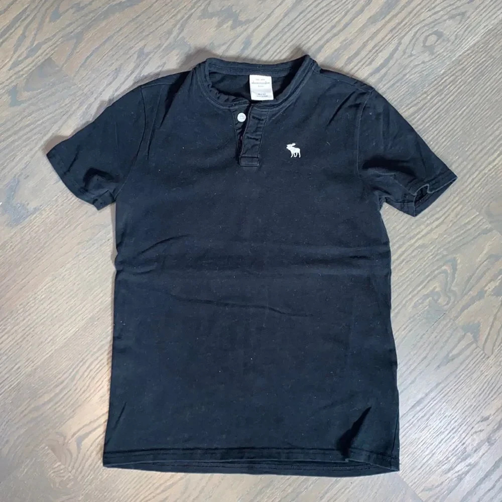 Abercrombie kids shirt